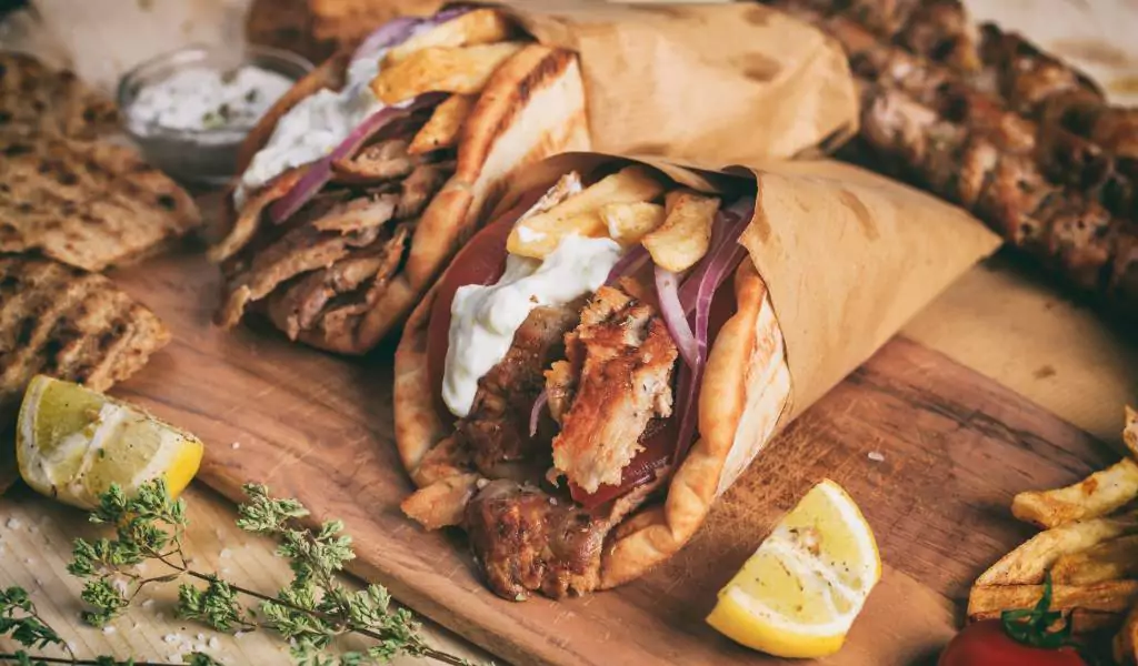 Tasteful Greek Gyros with Pita – Mykonos on a Budget