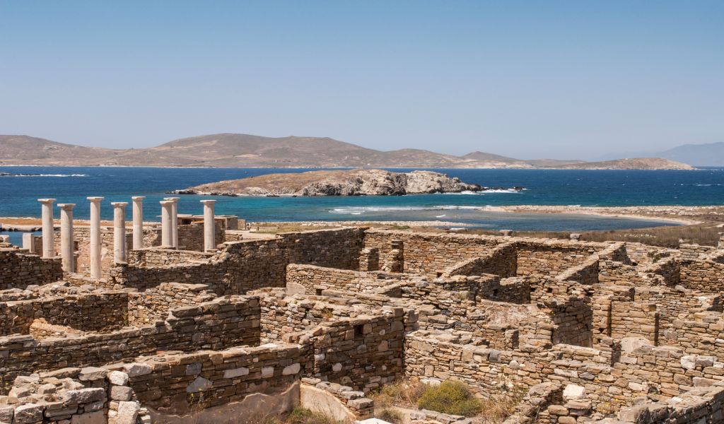 Amazing Boat Tour to Rhenia and Delos with Enriching Guided Tours – Boat Tour in Mykonos