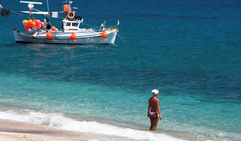 01Mykonos-Solo-Travel-by-Mykonos-Hotels That's the magic of Mykonos solo travel