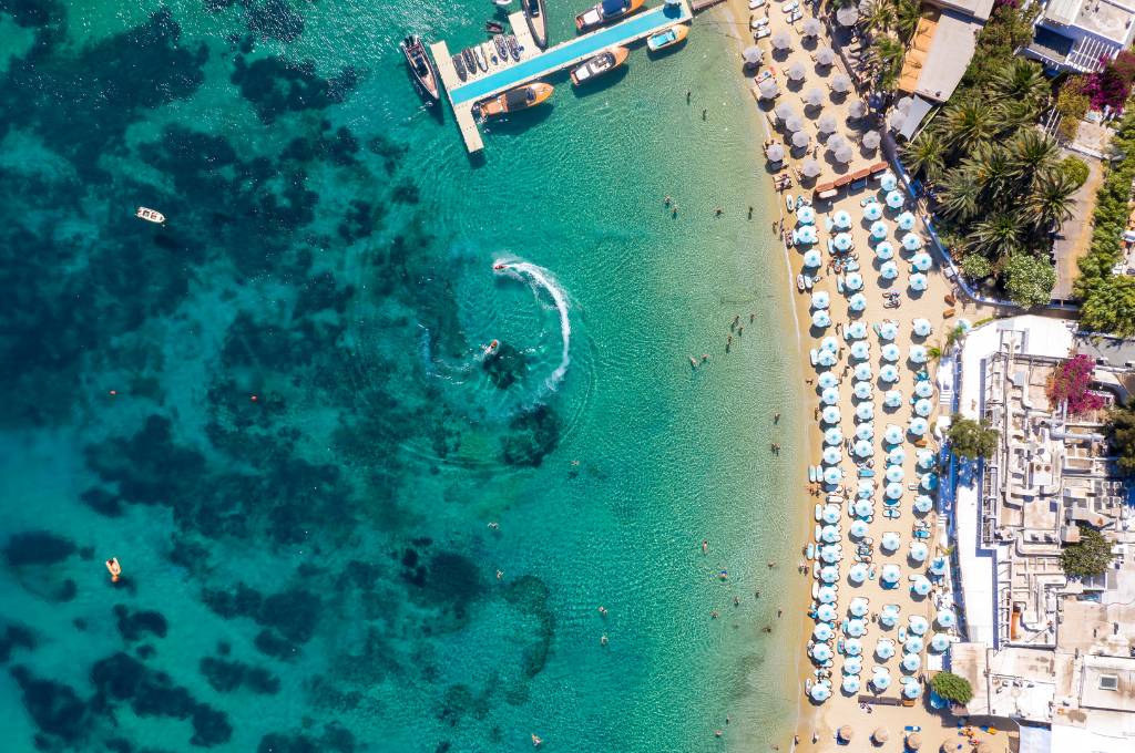 Psarou Beach Mykonos – Best Beaches in Mykonos