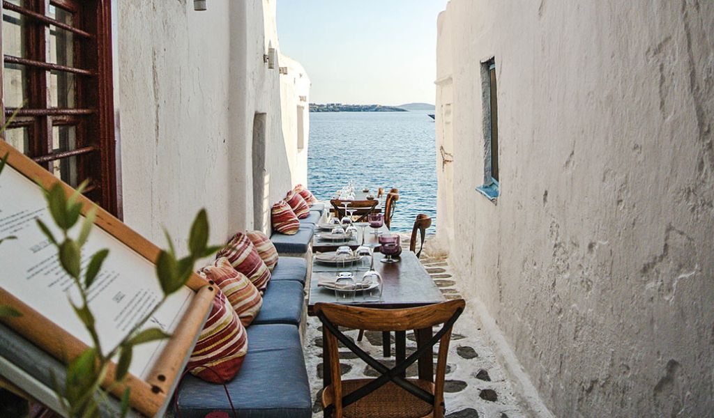 Kastro’s Restaurant Bar Mykonos – Best Restaurants in Mykonos