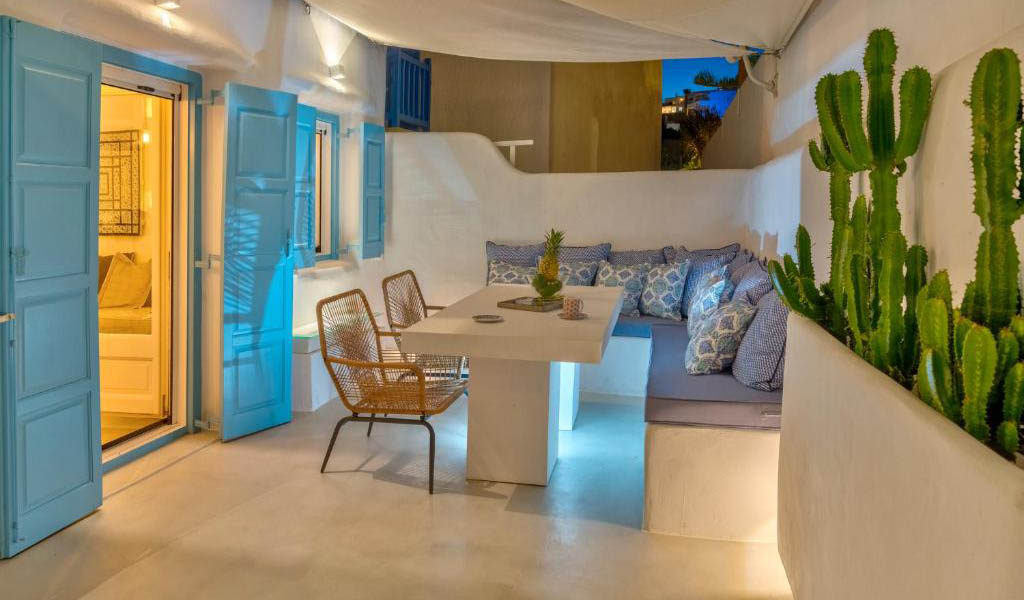 Mykonian Mews Luxury Suites - Mykonos Family Hotel