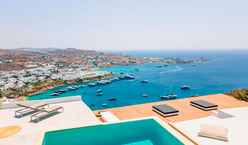 Psarou, the above Nammos experience in Psarou-Beach Mykonos