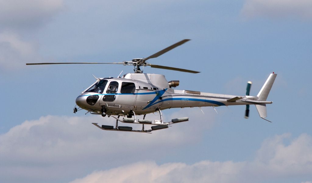 Helicopter Transfers from Santorini to Mykonos